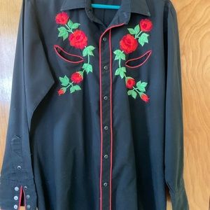 Vintage Karmen embroidered western shirt. Men’s size 14.5